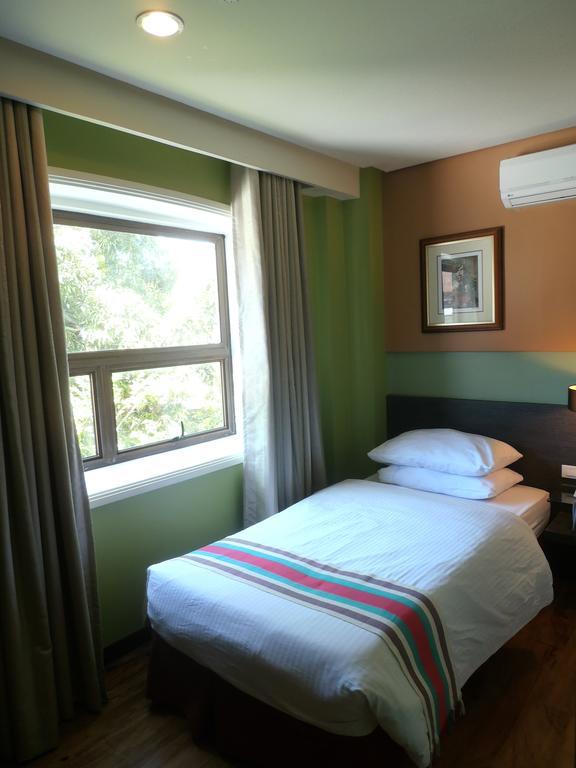 Ciudad Fernandina Hotel Виган Номер фото
